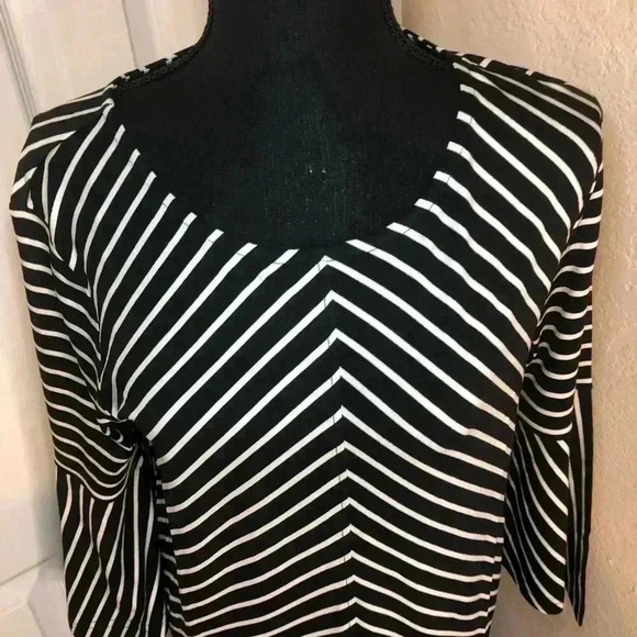 🤍🖤Black and white striped dress by Creation size 6P🖤🤍 - Picture 3 of 11